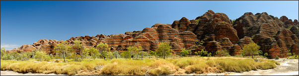 Panorama der Hauptformation des Purnululu (Bungel Bungel) NP (Westaustralien)<br />Nikon D200 mit AF-S DX NIKKOR 17-55 mm 1:2,8G