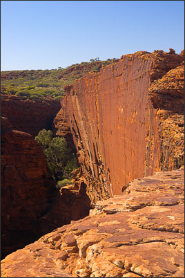 �berh�ngende Wand des Kings Canyon in Red Centre Australiens<br />Nikon D200 mit AF-S DX NIKKOR 17-55 mm 1:2,8G