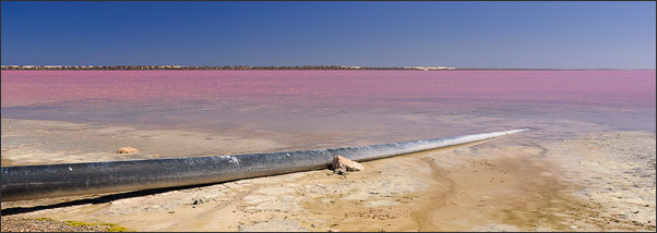 Eine Salzlagune an der K�ste Westaustraliens<br />Nikon D200 mit AF-S DX NIKKOR 17-55 mm 1:2,8G