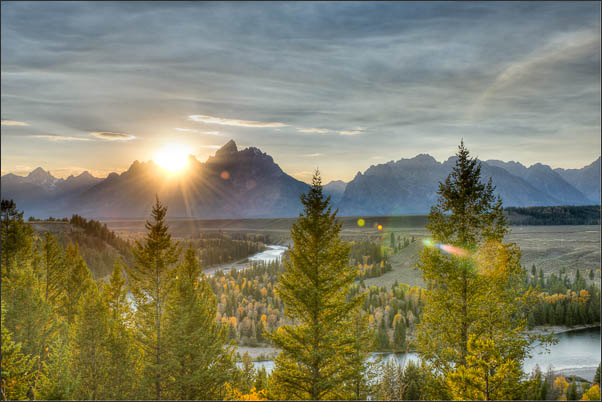 Herbstlicher Sonnenuntergang �ber der Grand Teton Range in Wyoming (USA).<br />Nikon D3x mit AF-S NIKKOR 24?70 mm 1:2,8G ED