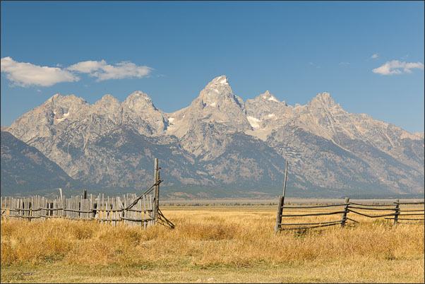 Altes Weidetor auf der Grand Teton Range (USA).<br />Nikon D3x mit AF-S NIKKOR 24?70 mm 1:2,8G ED