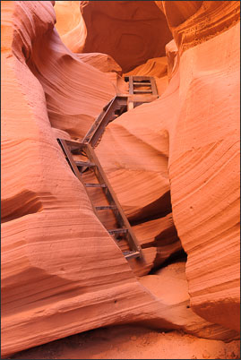 Stahltreppe im Lower Antelope Canyon, Arizona (USA).<br />Nikon D3x mit AF-S NIKKOR 24?70 mm 1:2,8G ED