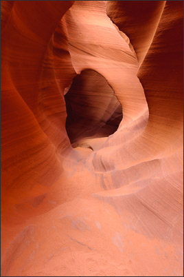 Steinernes Tor im Lower Antelope Canyon, Arizona (USA).<br />Nikon D3x mit AF-S NIKKOR 24?70 mm 1:2,8G ED