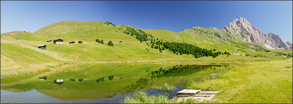 Panorama des Heiligen Sees (Lech Sant) auf der Seceda (Gr�dner Tal, S�dtirol)<br />Nikon D200 mit AF-S DX NIKKOR 17-55 mm 1:2,8G