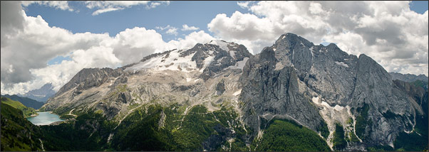 Panorama der Marmolada aus Sicht des Bindelwegs<br />Nikon D200 mit AF-S DX NIKKOR 17-55 mm 1:2,8G