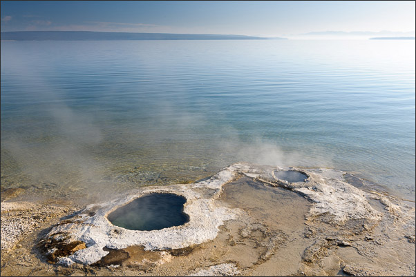 Die Namensgebung des Lakeshore Geyser am Yellowstone Lake ist wohl eindeutig.<br />Nikon D3x mit AF-S NIKKOR 24?70 mm 1:2,8G ED