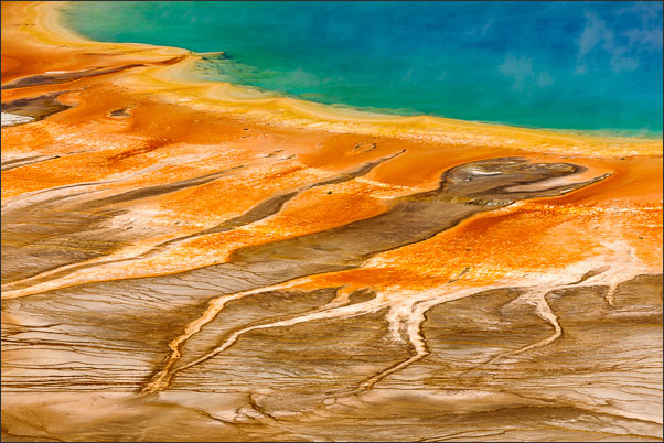 Detail der Grand Prismatic Spring aus der Vogelperspektive im Yellowstone Nationalpark (USA).<br />Nikon D3x mit AF-S NIKKOR 70?200 mm 1:2,8G ED VR II