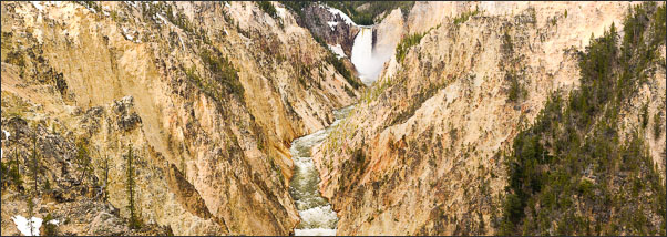 Panorama des Grand Canyon des Yellowstone Nationalparks mit den Lower Falls (USA).<br />Nikon D3x mit AF-S NIKKOR 24?70 mm 1:2,8G ED