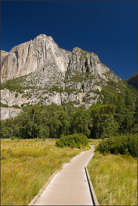 Blick �ber die Cook Meadow auf die Nordflanke des Yosemite Valleys, Kalifornien (USA)<br />Nikon D3x mit AF-S NIKKOR 24-70 mm 1:2,8G