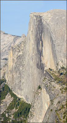 Fl�chenpanorama des Half Dome �ber dem Yosemite Valley aus Sicht des Glacier Points, Kalifornien (USA)<br />Nikon D3s mit AF-S NIKKOR 500 mm 1:4G ED VR